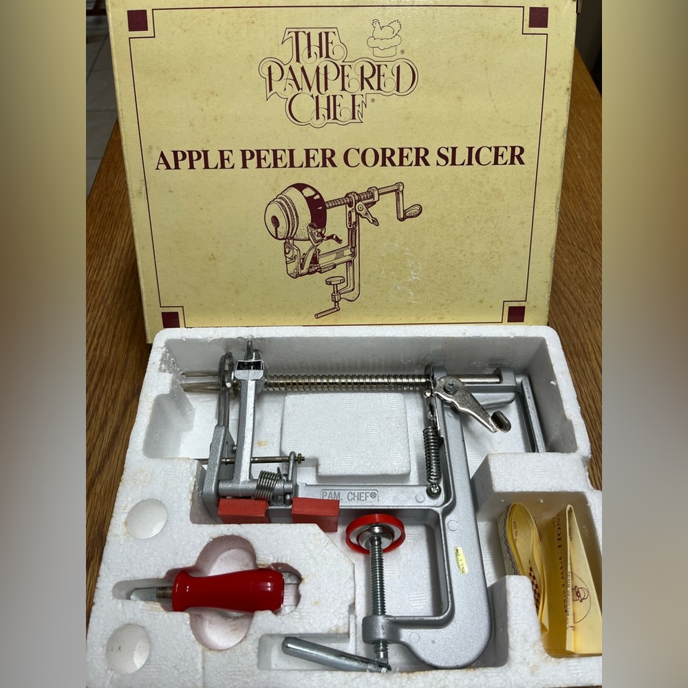 Pampered Chef Apple Peeler Corer Slicer